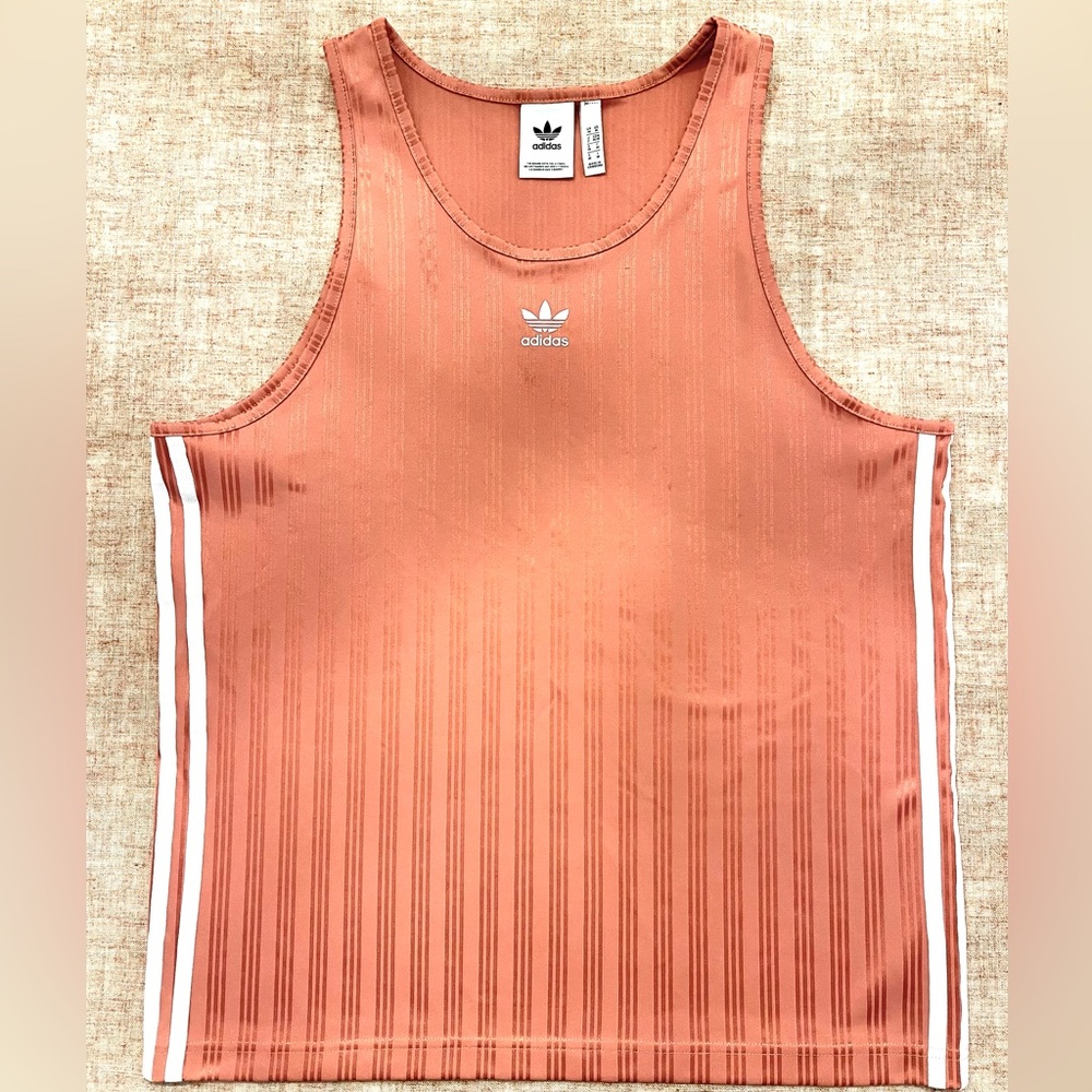 Adidas men’s medium tank top peach salmon.
